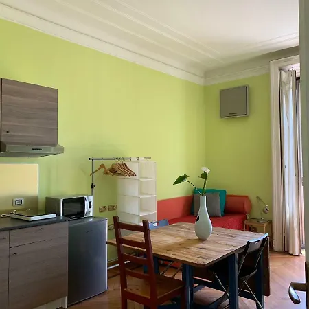 Milano Centrale B&B Monolocale-Studio Bed & Breakfast *